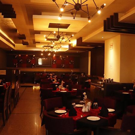 بانتشكولا Hotel Parbhat Inn المظهر الخارجي الصورة