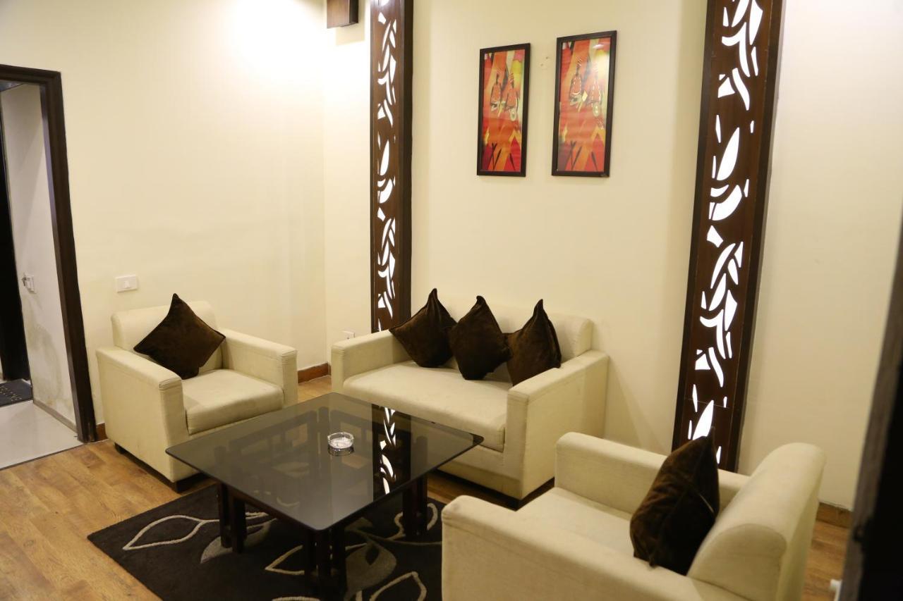 بانتشكولا Hotel Parbhat Inn المظهر الخارجي الصورة