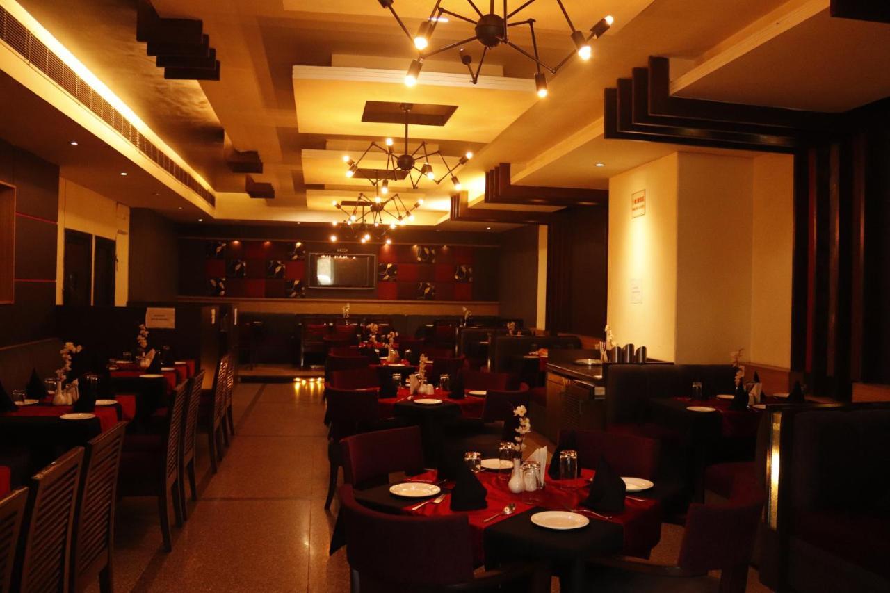 بانتشكولا Hotel Parbhat Inn المظهر الخارجي الصورة